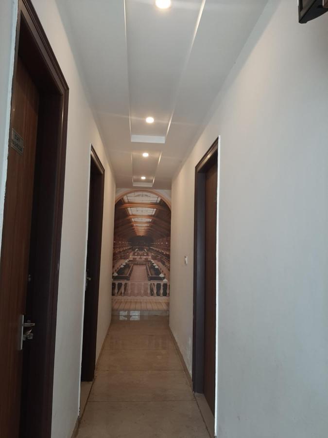 Hotel Hollywood Zirakpur Exterior foto