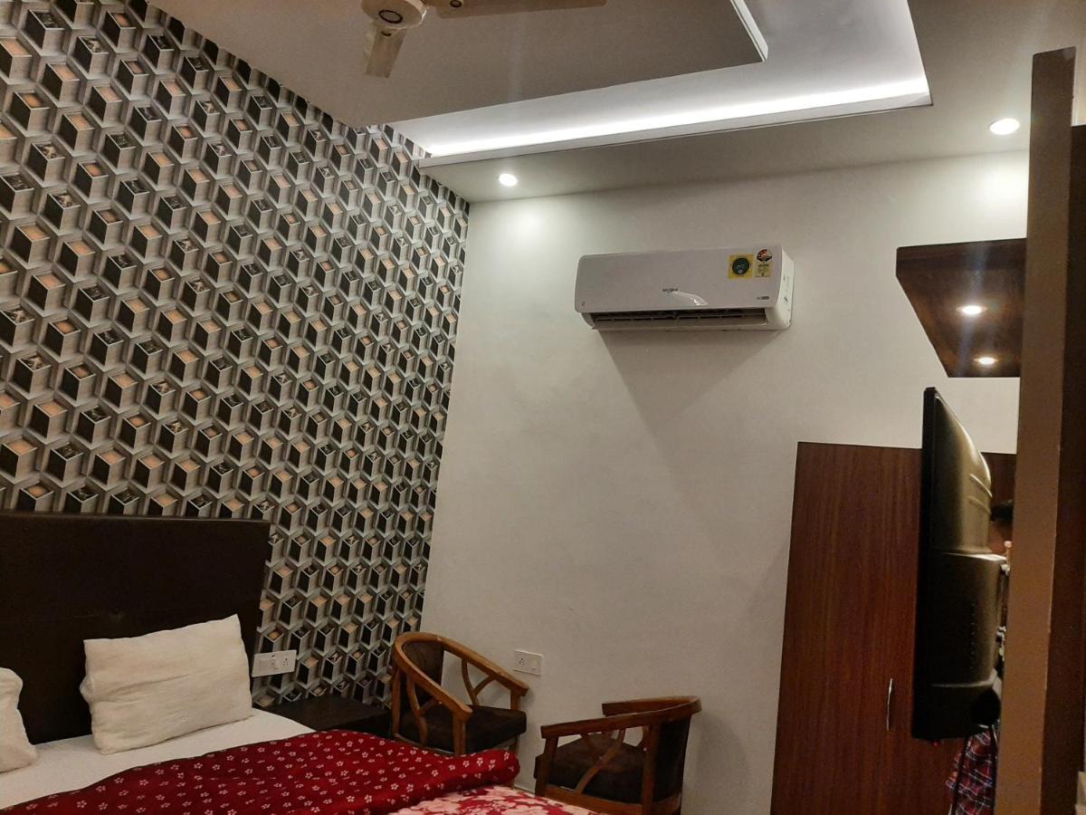 Hotel Hollywood Zirakpur Exterior foto
