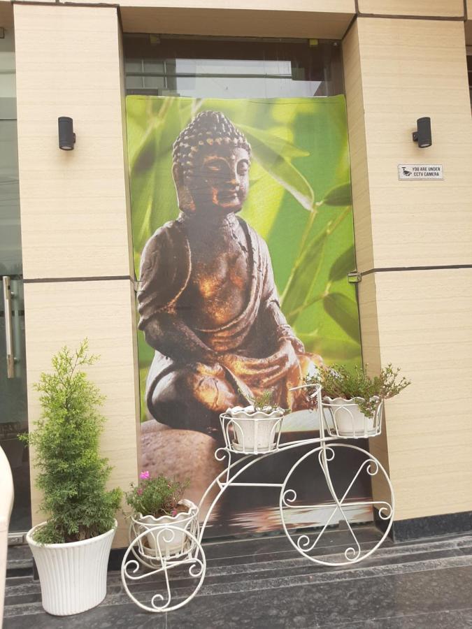 Hotel Hollywood Zirakpur Exterior foto
